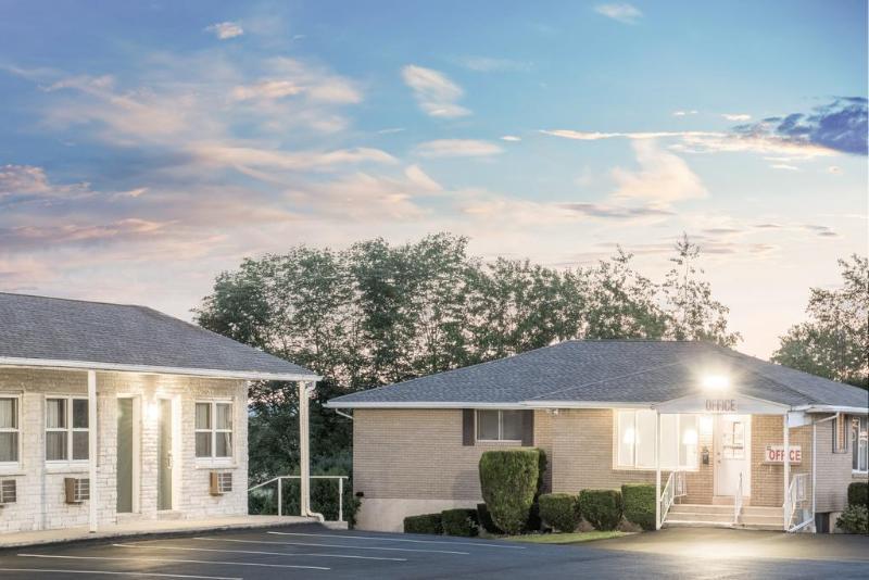Knights Inn Pine Grove Exterior foto